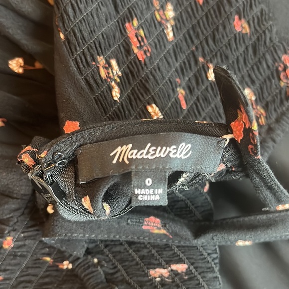 Black one piece from Maxwell - Picture 5 of 5